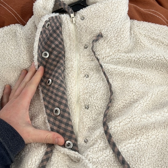 Uncharted Threads Fleece - Picture 3 of 4